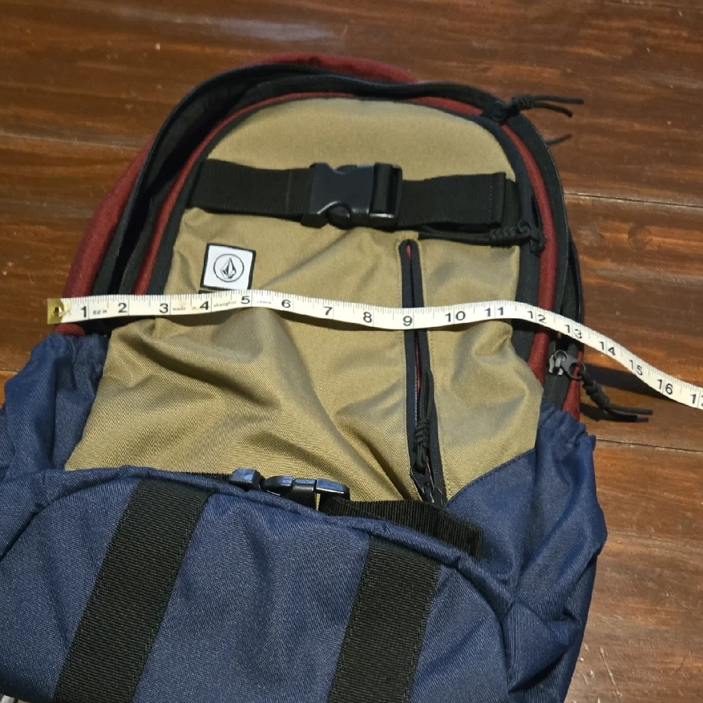 Volcom Multi-Tone Backpack (Bin18) - Picture 8 of 9
